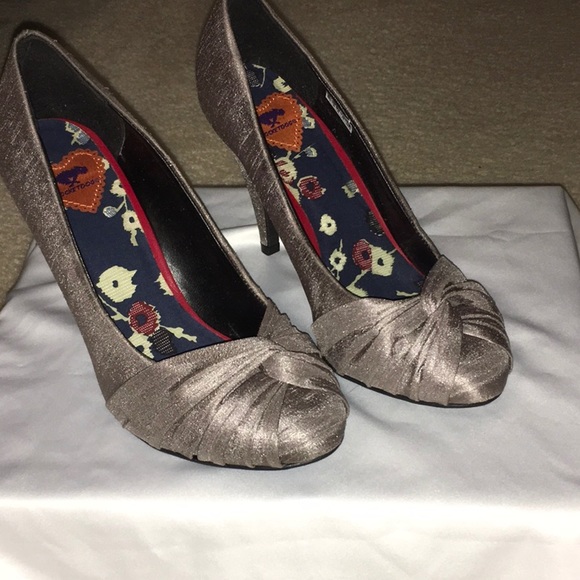 Shoes - Picture 1 of 5